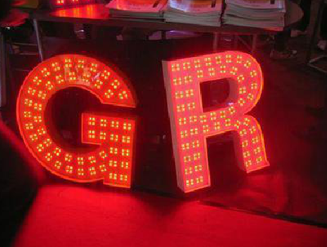 阜阳LED发光字常见的安装误区。